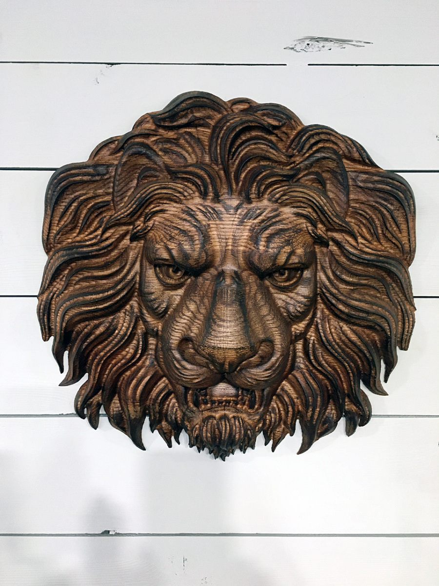 Gravure 3D - Tête de lion en chêne