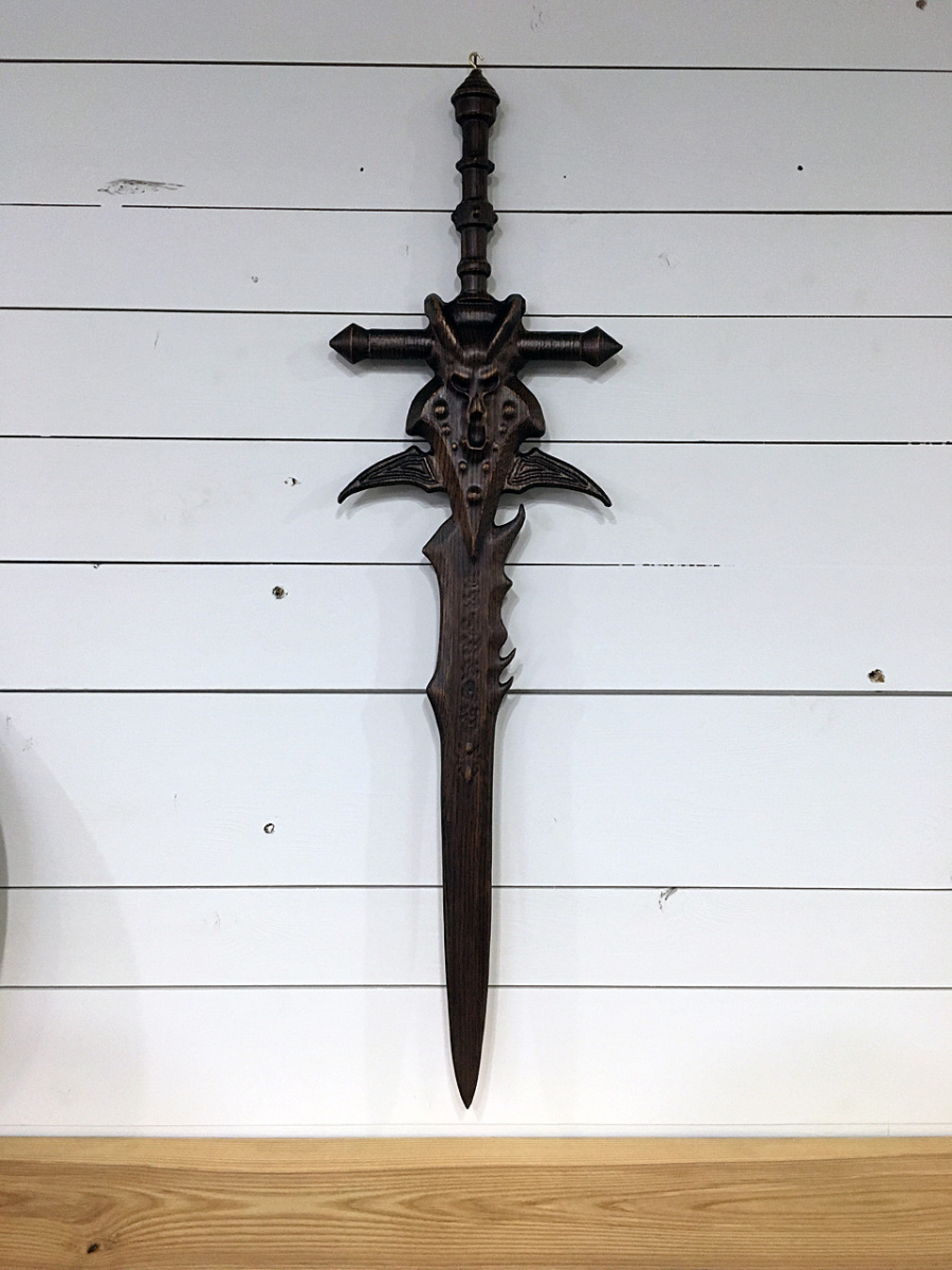 Épée celtique en gravure 3D sur chêne
