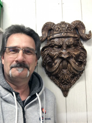 Moi et la tête de viking en gravure 3D