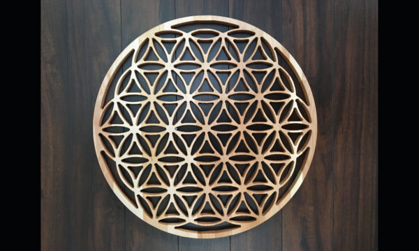 Appliqué mural Fleur de vie en merisier. Dimension : 58,5cm X 2cm -- 23pcs X 3/4pcs