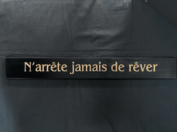 Appliquée murale - N'arrête jamais de rêver